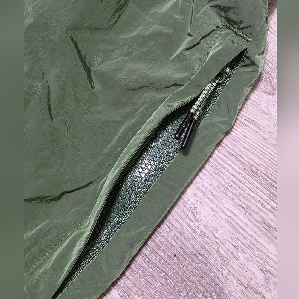 Champion Mens Green Nylon Warmup Shorts Mesh Lined Zip Pockets Size Small - Picture 5 of 7